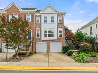 1989 Logan Manor Dr, Reston, VA 20190
