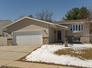 743 50th Ave NW, Rochester, MN 55901