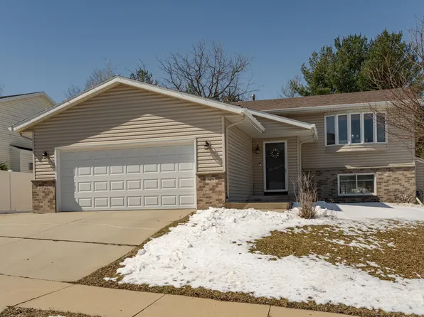 743 50th Ave NW, Rochester, MN 55901