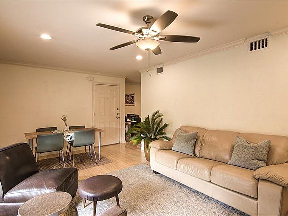 5th image of 900 S Lamar Blvd #211