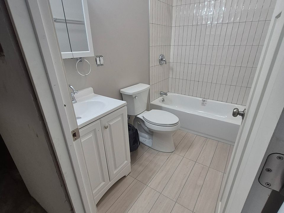 2nd image of 22-26 N Pulaski Rd #24-1F