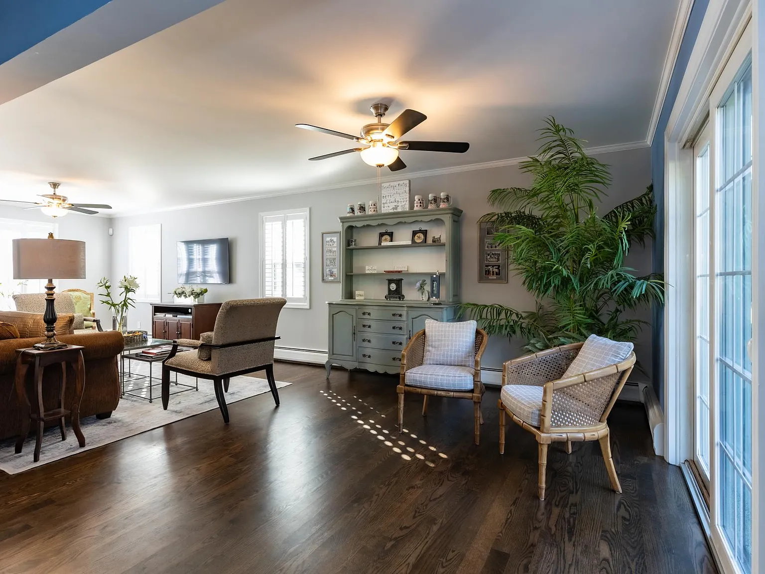 4 bed, 1680 sqft, $3,995 — Photo 2