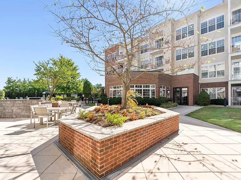 Beautiful Courtyard at The Lena
