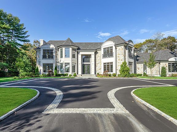 2nd image of 7 Surrey Ln