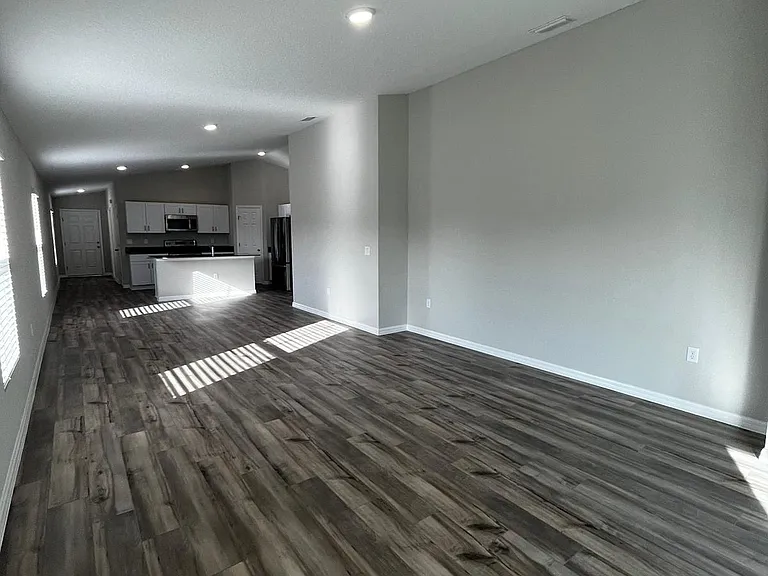 4904 Mainsail St — Photo 4