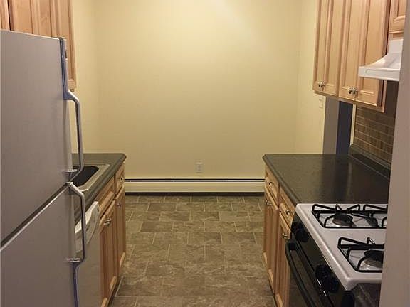 5th image of 4 Brevoort Dr APT 1B