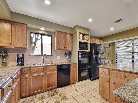 2nd image of 4001 Cordova Dr