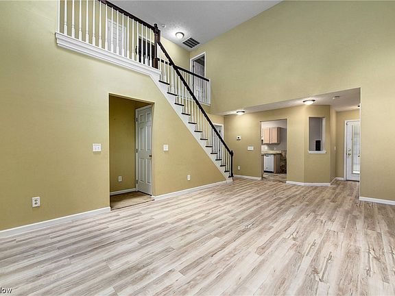 5th image of 36445 S Reserve Cir