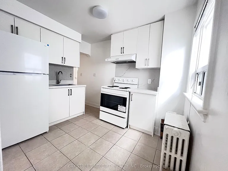 970 Briar Hill Ave — Photo 8