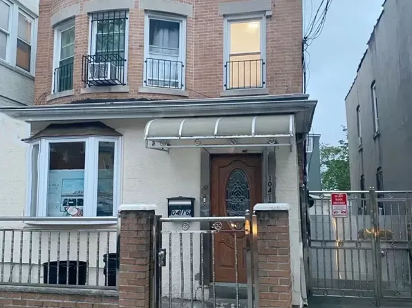 10416 32nd Ave, East Elmhurst, NY 11369