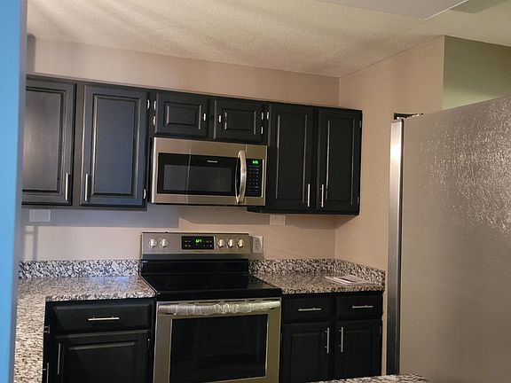3rd image of 202 Northlake Dr #202