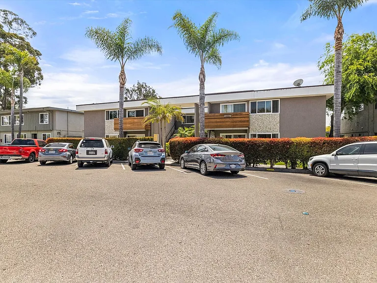Renovated Apartments in Isla Vista — Photo 4