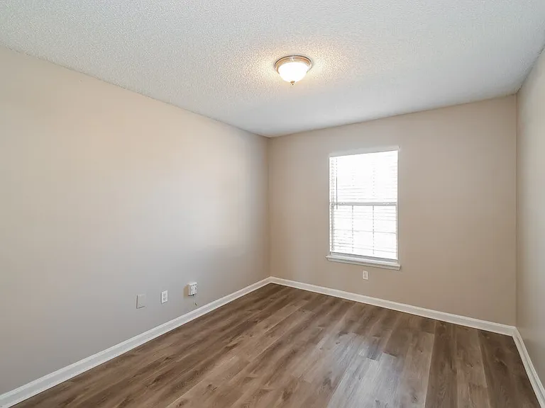 2936 Waters View Cir — Photo 12