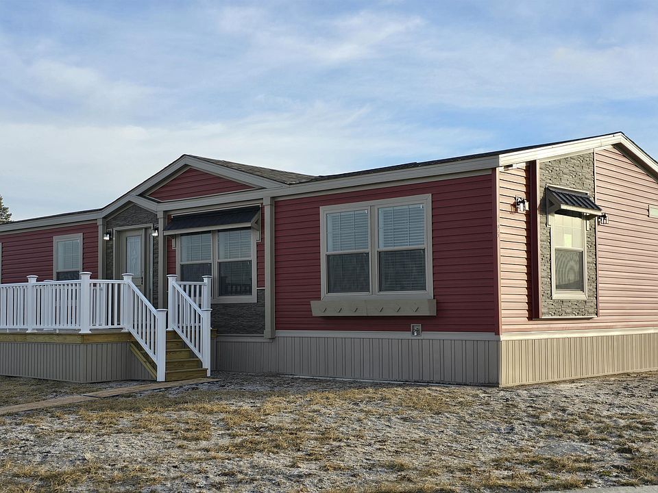 Exterior Image-0-Adventure Homes Meadows of Perrysburg