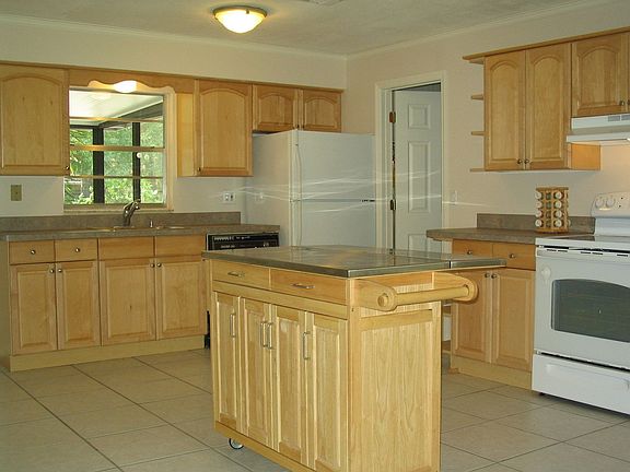 14x10 Eat-In Kitchen