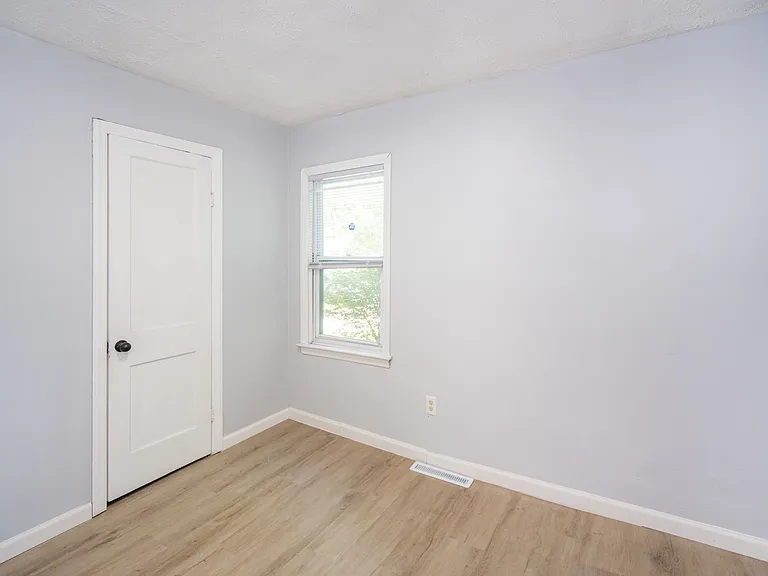 22675 Santa Maria St — Photo 28