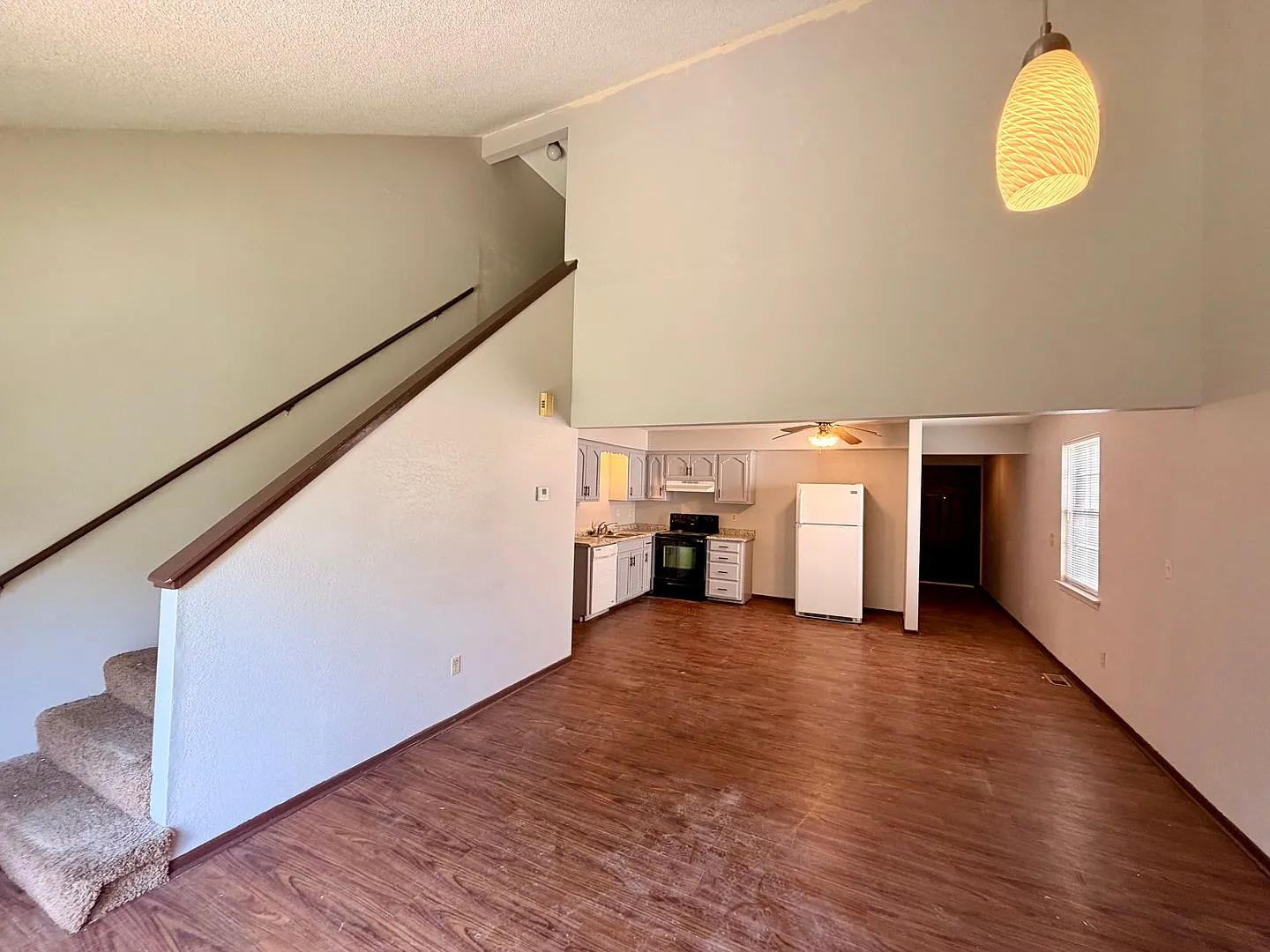 215 NE Timbercreek Dr — Photo 1
