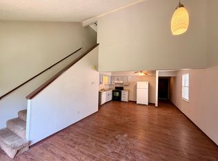 215 NE Timbercreek Dr, Lees Summit, MO 64086
