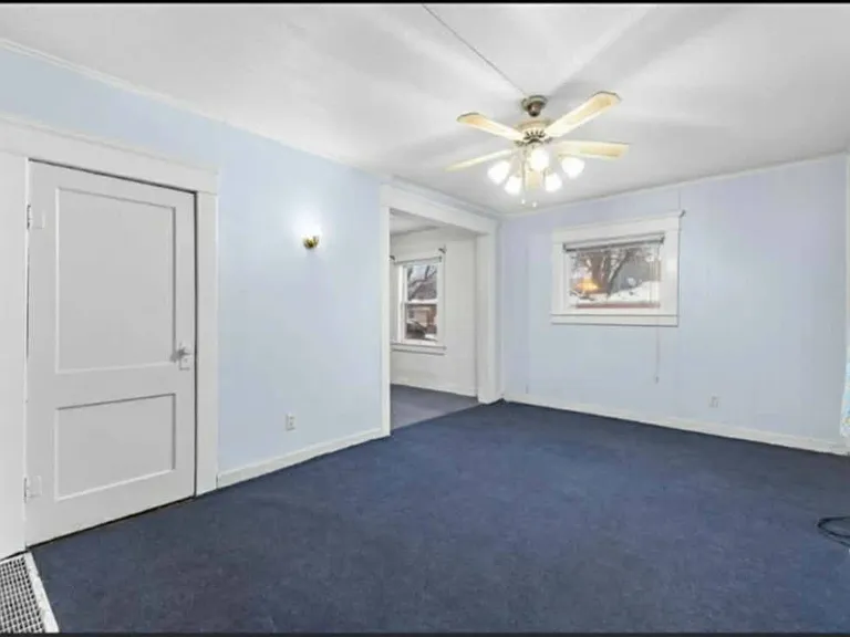 909 Baker St — Photo 2