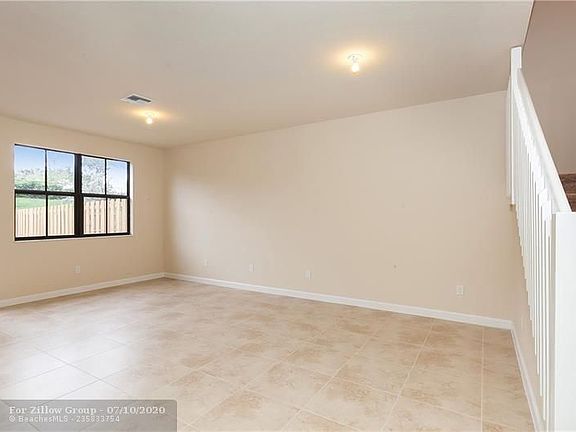 4th image of 9590 Town Parc Cir N