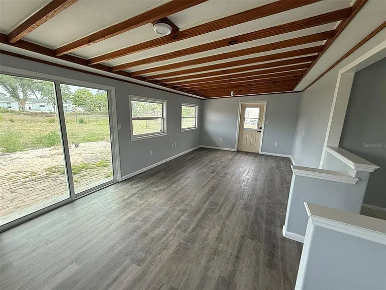3236 Montclair Cir — Photo 11