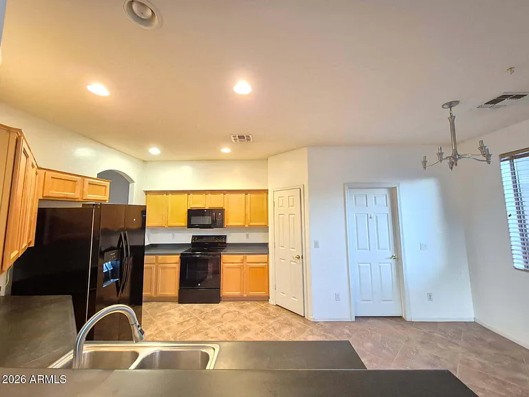 16438 N 72nd Ln — Photo 7
