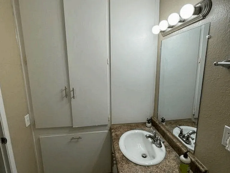 Hidden Creek Apartments — Photo 156