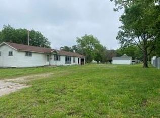 142 N 15th St, Fredonia, KS 66736