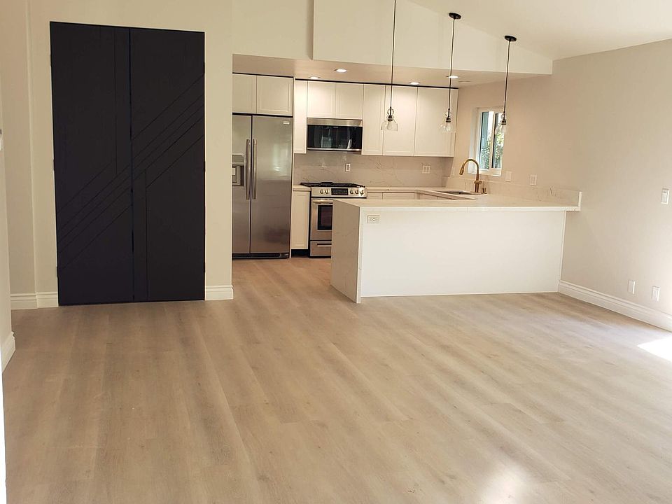 1st image of 391 Grand Ave