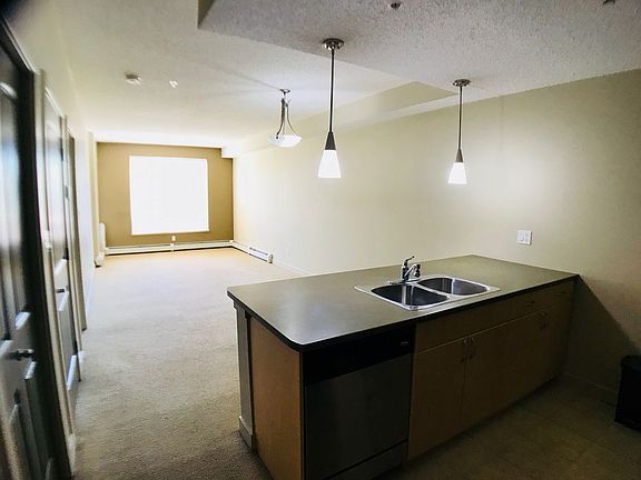 4th image of 136 Sandpiper Rd #108