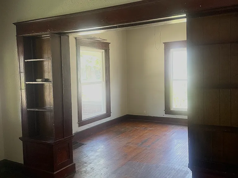 Entry Office / 4th Bedroom