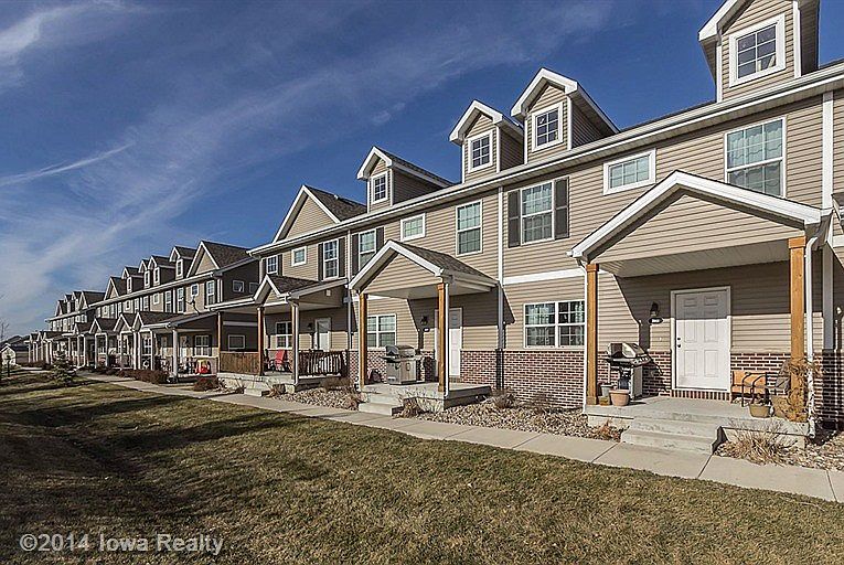 1st image of 1011 NE Patchin Ln