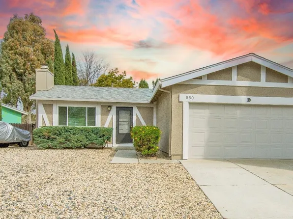 550 W Creekside Circle, Dixon, CA 95620