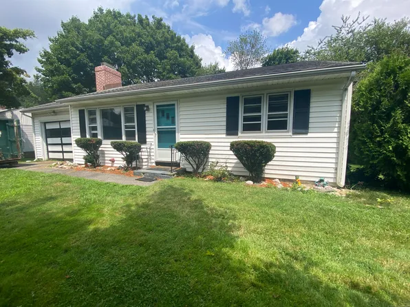 17 Meadowbrook Road, Danbury, CT 06811