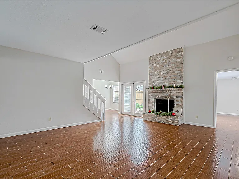 2022 Highland Hills Dr — Photo 11