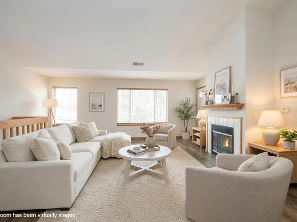 330 East Tyranena Park ROAD #2, Lake Mills, WI 53551