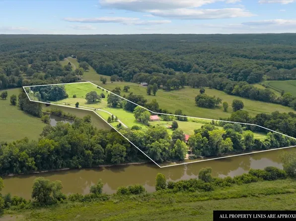 4060 Dyer Rd, Hurricane Mills, TN 37078