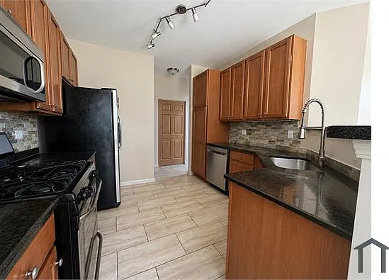 256 S Oak Creek Ln — Photo 6