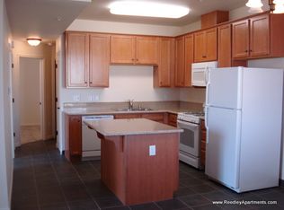 1719 S East Ave APT 3, Reedley, CA 93654