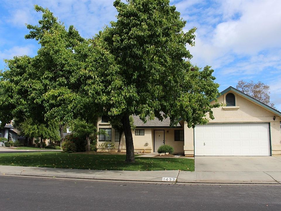 1st image of 1433 E Fallbrook Ave