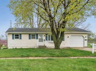 925 Parkview Dr, Marion, IA 52302