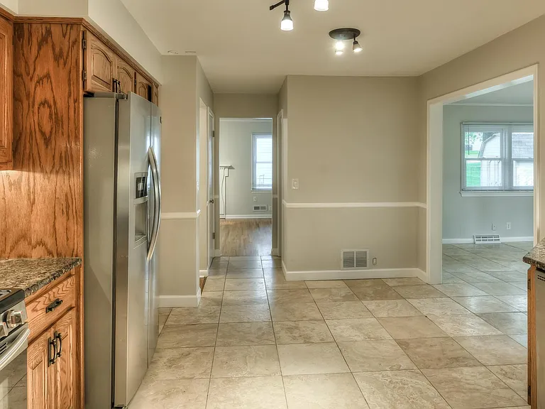 3511 S 107th Avenue Cir — Photo 10
