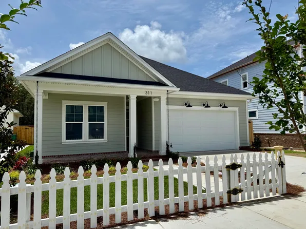 311 Gazelle Ct, Niceville, FL 32578