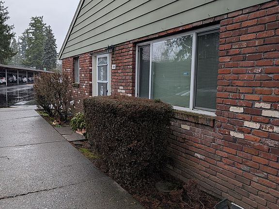 2nd image of 1800 NE Hogan Dr