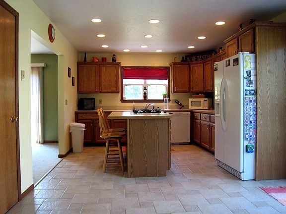 5th image of 31 Malibu Dr