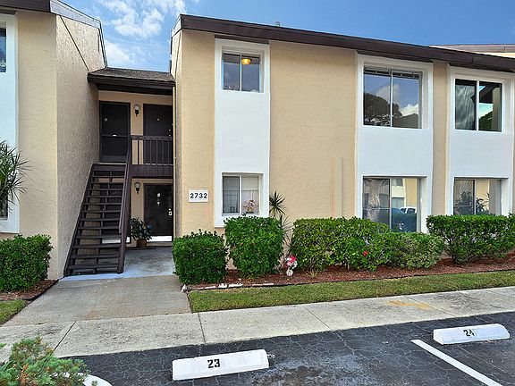 2nd image of 2372 Hidden Lake Blvd #D