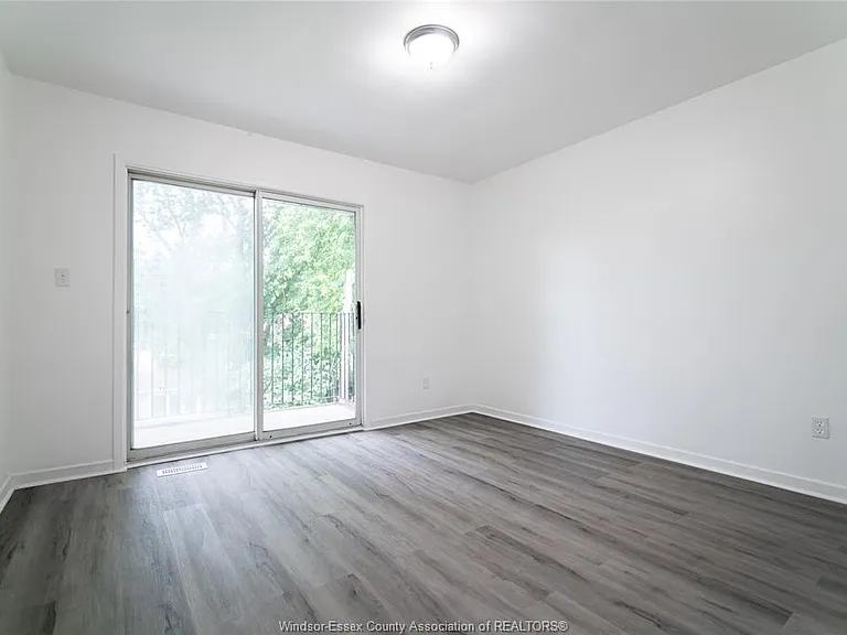 16 Eugenie St #UPPER — Photo 32