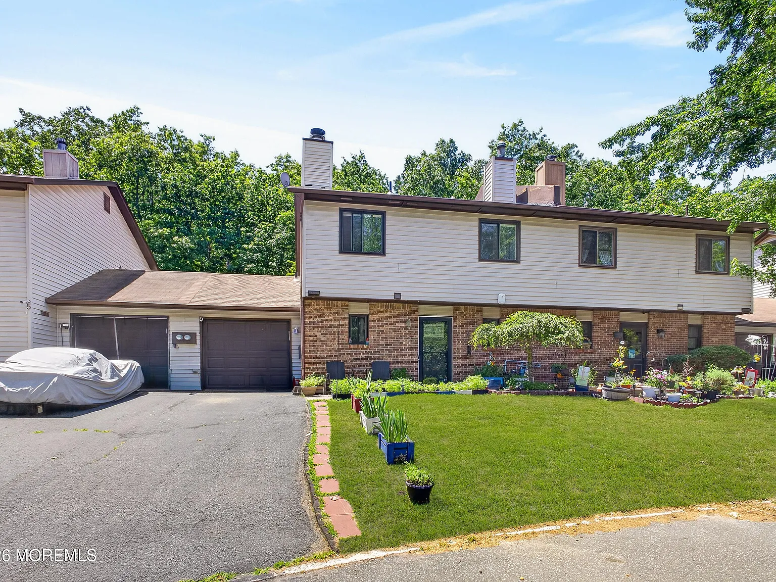3 bed, 1.5 bath, 1276 sqft, $3,000 — Photo 2
