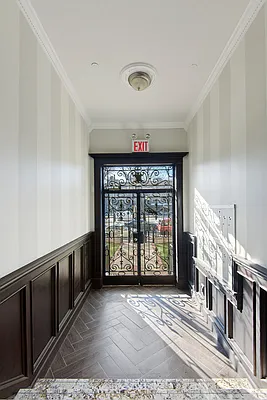 Rented by R New York | media 1