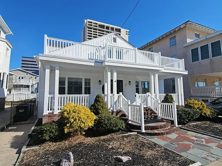 107 S Dover Ave — Photo 1